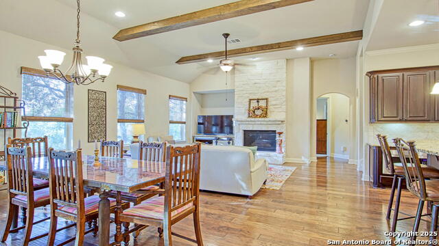 Image 8 of 50 For 909 Adriatic