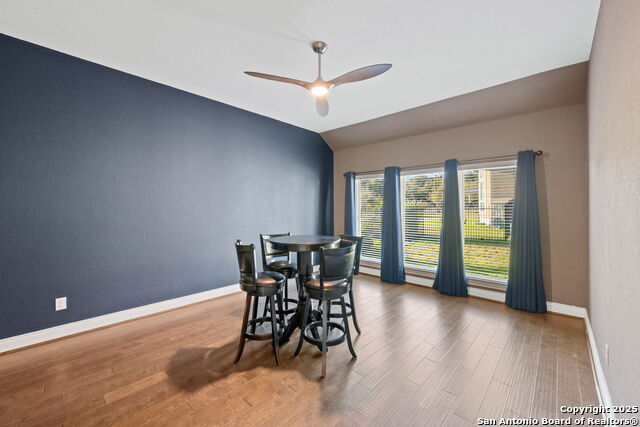 Image 16 of 24 For 917 Coolabah