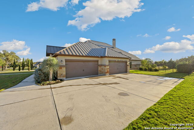 Image 18 of 24 For 917 Coolabah