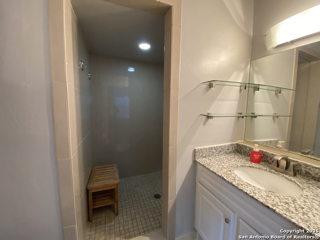 Image 13 of 21 For 135 Panama  