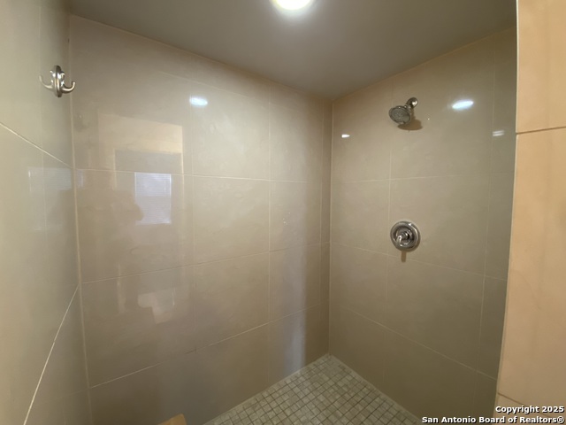 Image 14 of 21 For 135 Panama  