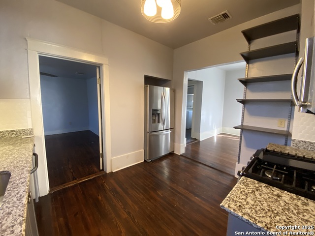 Image 18 of 21 For 135 Panama  