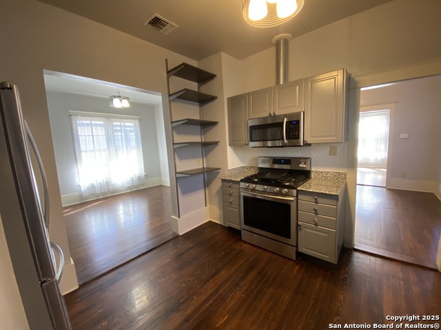 Image 19 of 21 For 135 Panama  