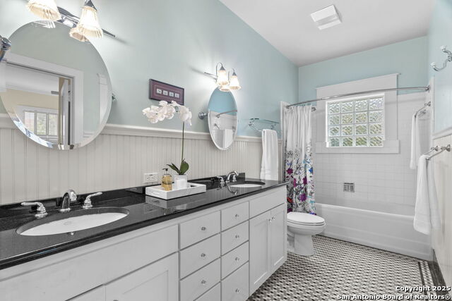 Image 11 of 30 For 247 Rosewood E