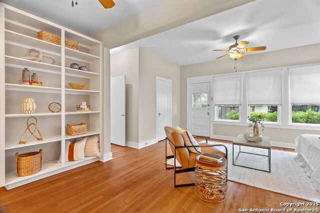 Image 19 of 30 For 247 Rosewood E