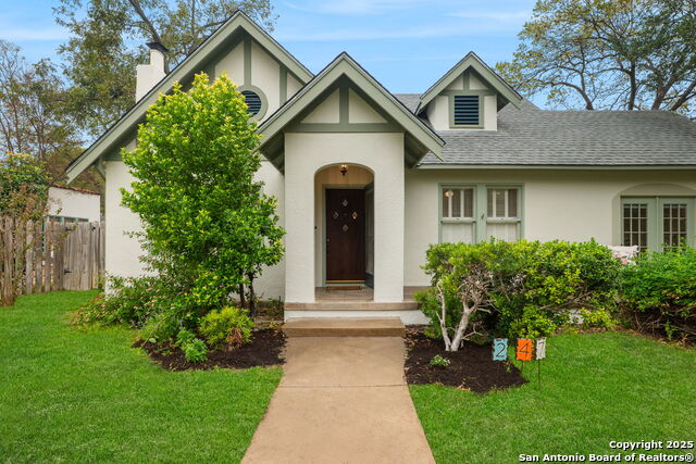 Image 3 of 30 For 247 Rosewood E