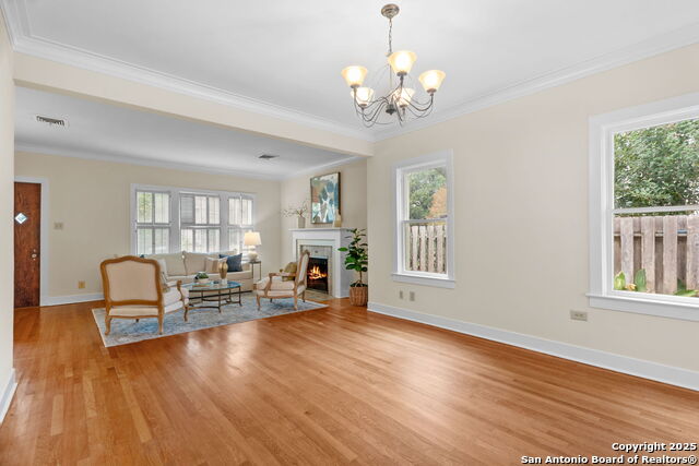 Image 9 of 30 For 247 Rosewood E