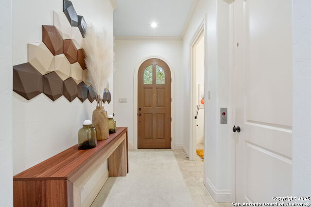 Image 17 of 35 For 205 Hubbard  2