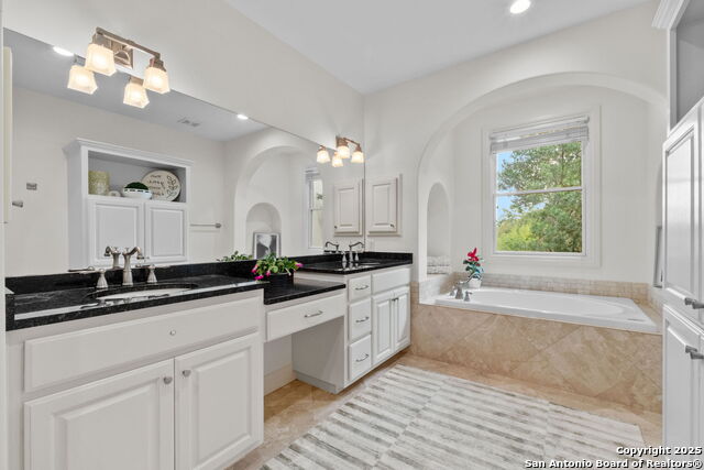 Image 23 of 35 For 205 Hubbard  2