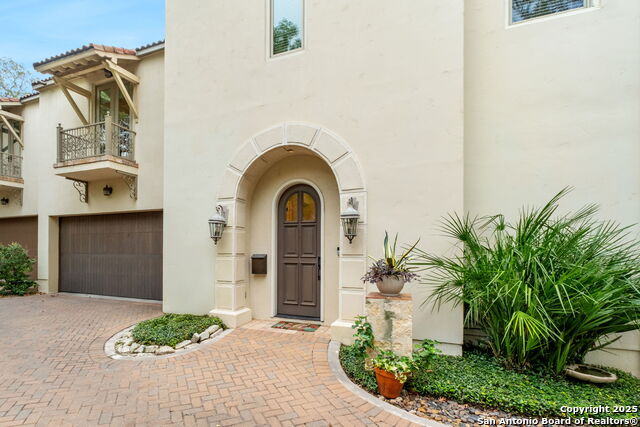 Image 35 of 35 For 205 Hubbard  2