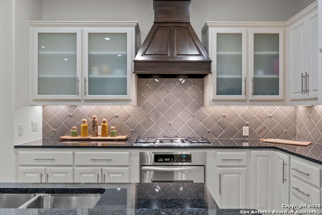 Image 5 of 35 For 205 Hubbard  2