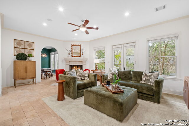 Image 8 of 35 For 205 Hubbard  2