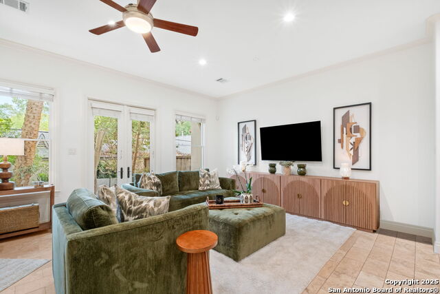 Image 9 of 35 For 205 Hubbard  2