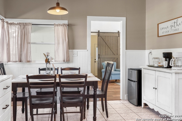 Listing photo id 13 for 569 Wright  