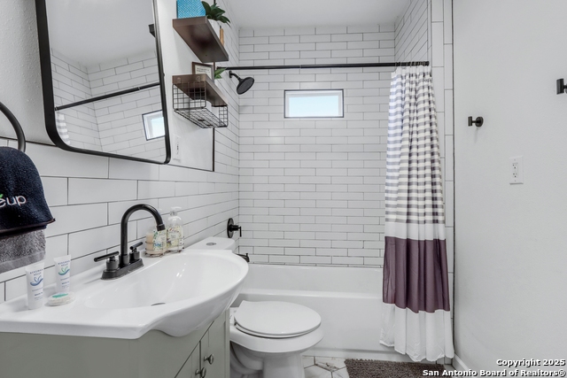 Listing photo id 17 for 569 Wright  