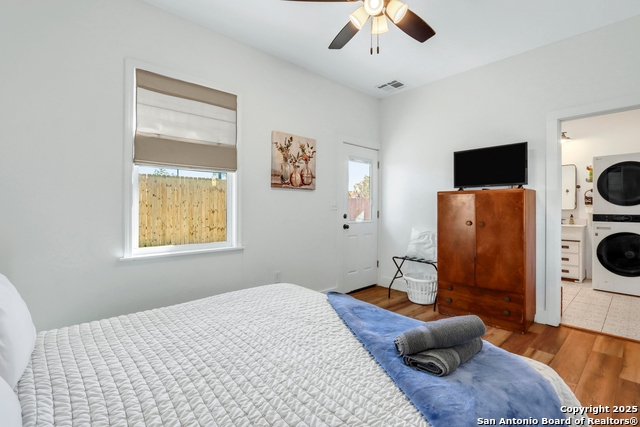 Listing photo id 22 for 569 Wright  