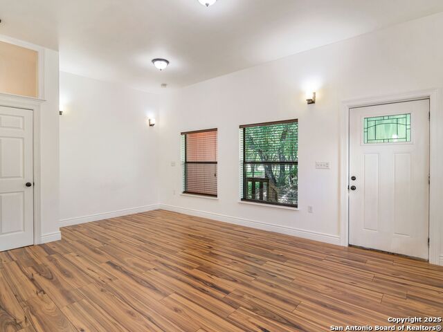 Image 35 of 52 For 101 Hunters Glen Dr