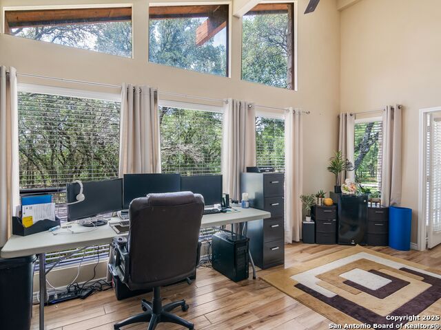 Image 7 of 52 For 101 Hunters Glen Dr