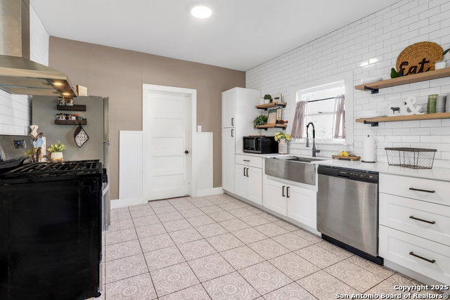 Listing photo id 15 for 569 Wright  