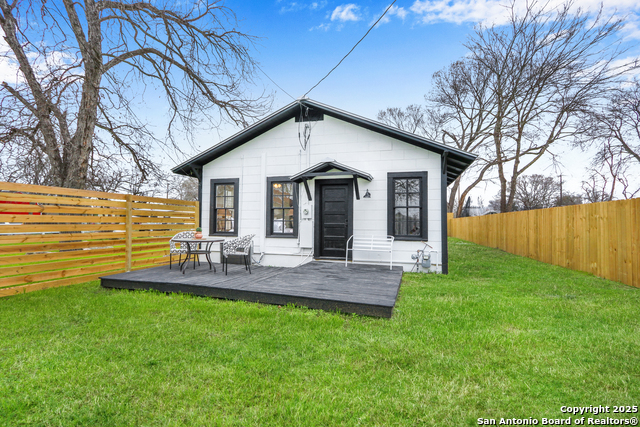 Listing photo id 29 for 569 Wright  