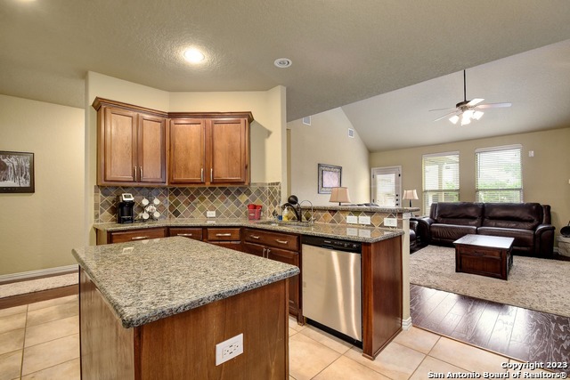 Image 3 of 28 For 1435 Sparrow Song