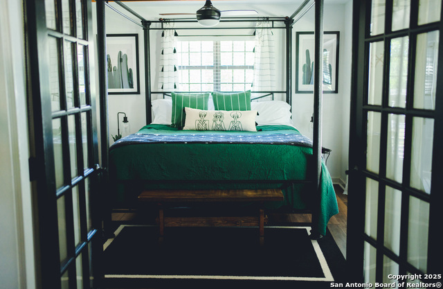 Image 26 of 53 For 611 Burbank St W