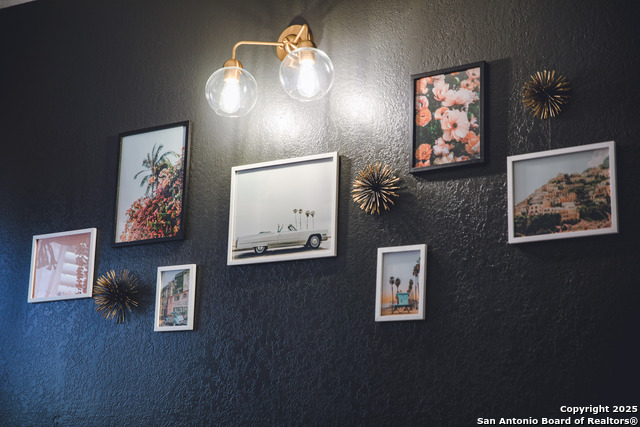 Image 38 of 53 For 611 Burbank St W