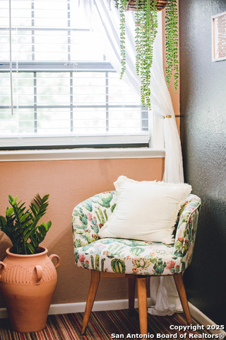 Image 40 of 53 For 611 Burbank St W