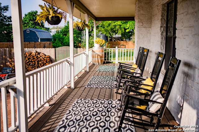 Image 45 of 53 For 611 Burbank St W