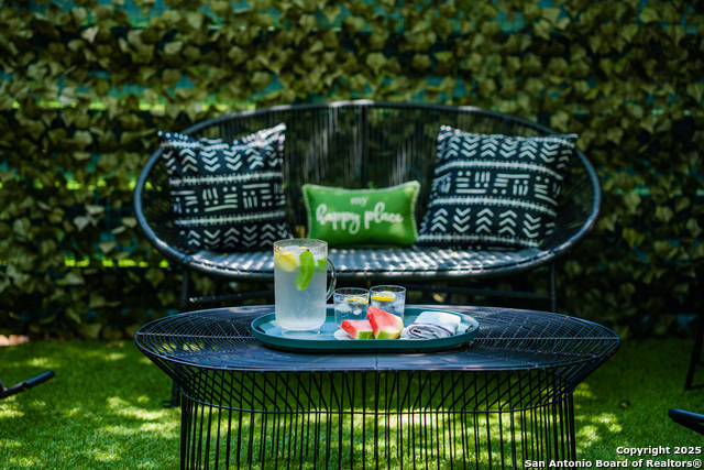 Image 49 of 53 For 611 Burbank St W