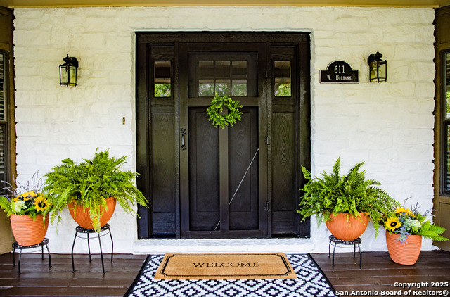 Image 5 of 53 For 611 Burbank St W