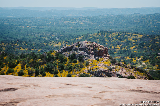 Image 53 of 53 For 611 Burbank St W