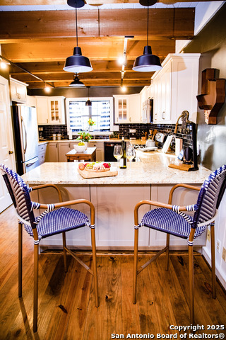 Image 9 of 53 For 611 Burbank St W