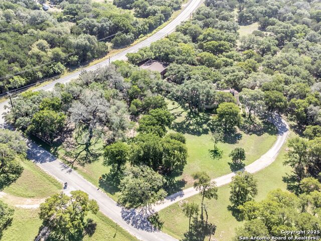 Image 43 of 52 For 101 Hunters Glen Dr