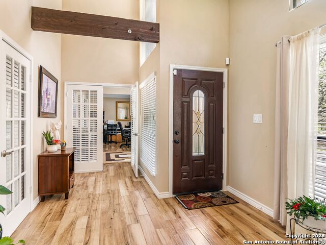 Image 6 of 52 For 101 Hunters Glen Dr