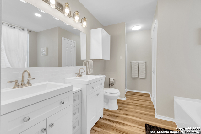 Image 17 of 24 For 8722 Ridge Moon