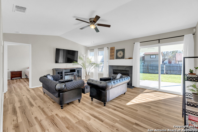 Image 2 of 24 For 8722 Ridge Moon