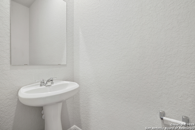 Image 10 of 30 For 10119 Carnelian Cove