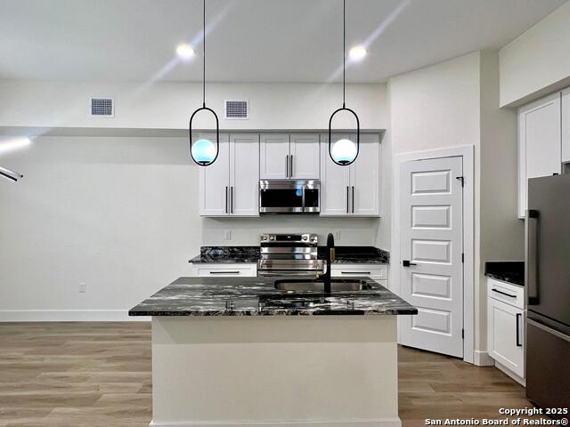 Image 3 of 15 For 110 Webb 101