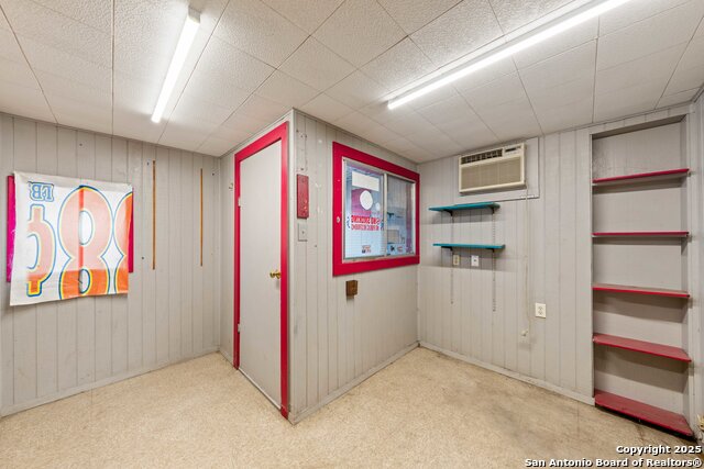 Listing photo id 13 for 10102 Roosevelt