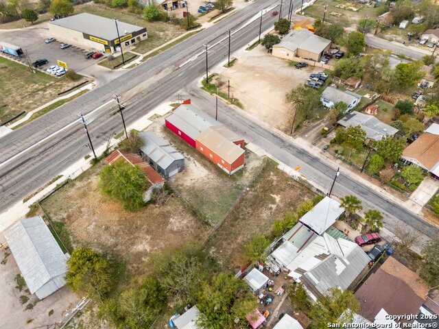 Listing photo id 7 for 10102 Roosevelt