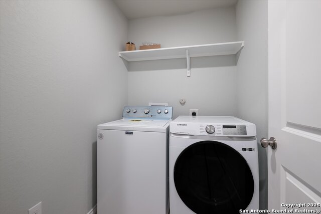 Image 25 of 30 For 10218 Robbins Creek