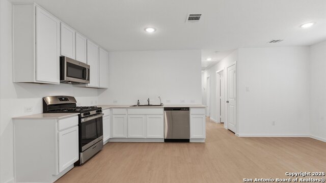 Image 10 of 15 For 10615 Fannin Way