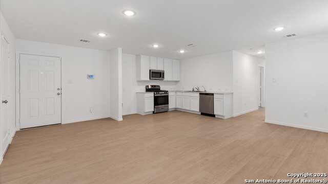 Image 12 of 15 For 10615 Fannin Way