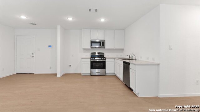 Image 9 of 15 For 10615 Fannin Way