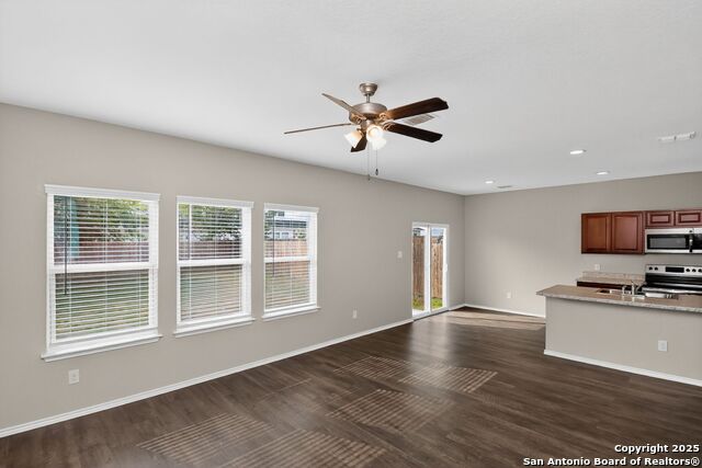 Image 6 of 32 For 3925 Asher Alley