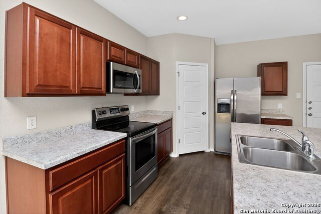 Image 8 of 32 For 3925 Asher Alley