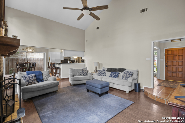 Image 7 of 44 For 12907 Kings Forest