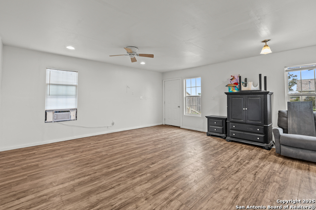 Image 17 of 23 For 3328 State Highway 173