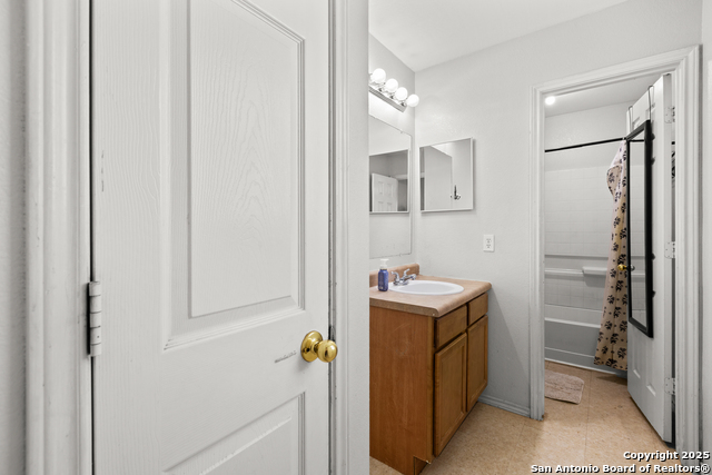 Image 9 of 23 For 3328 State Highway 173